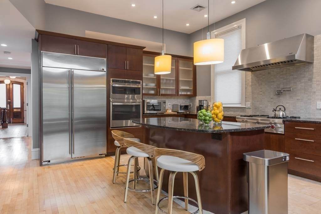 773 E. Broadway - Photo 1