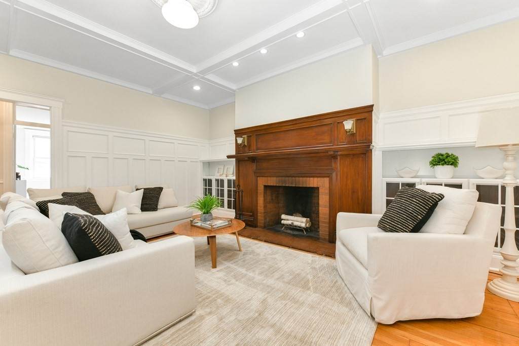345 Commonwealth Ave - Photo 1