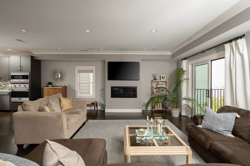 724 East 2nd Street - Photo 1