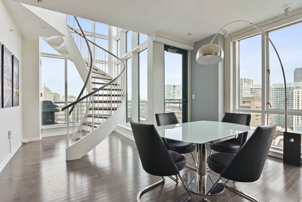 1 Nassau Street - Photo 1