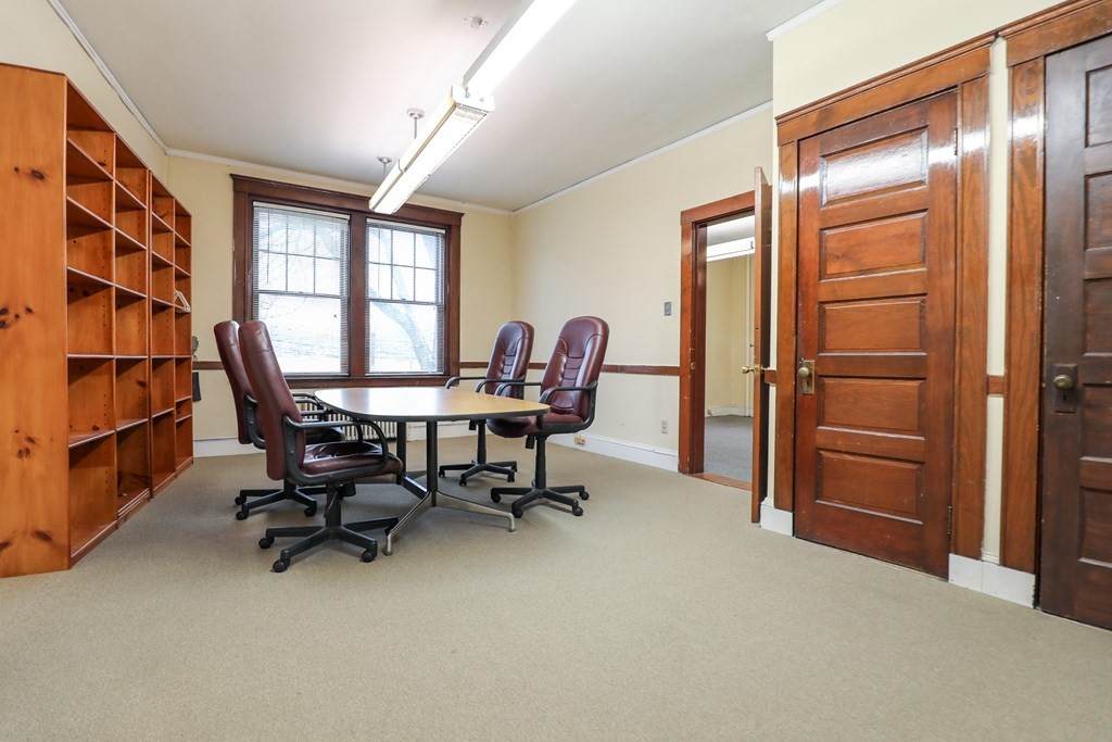 10 Mount Auburn St - Photo 1