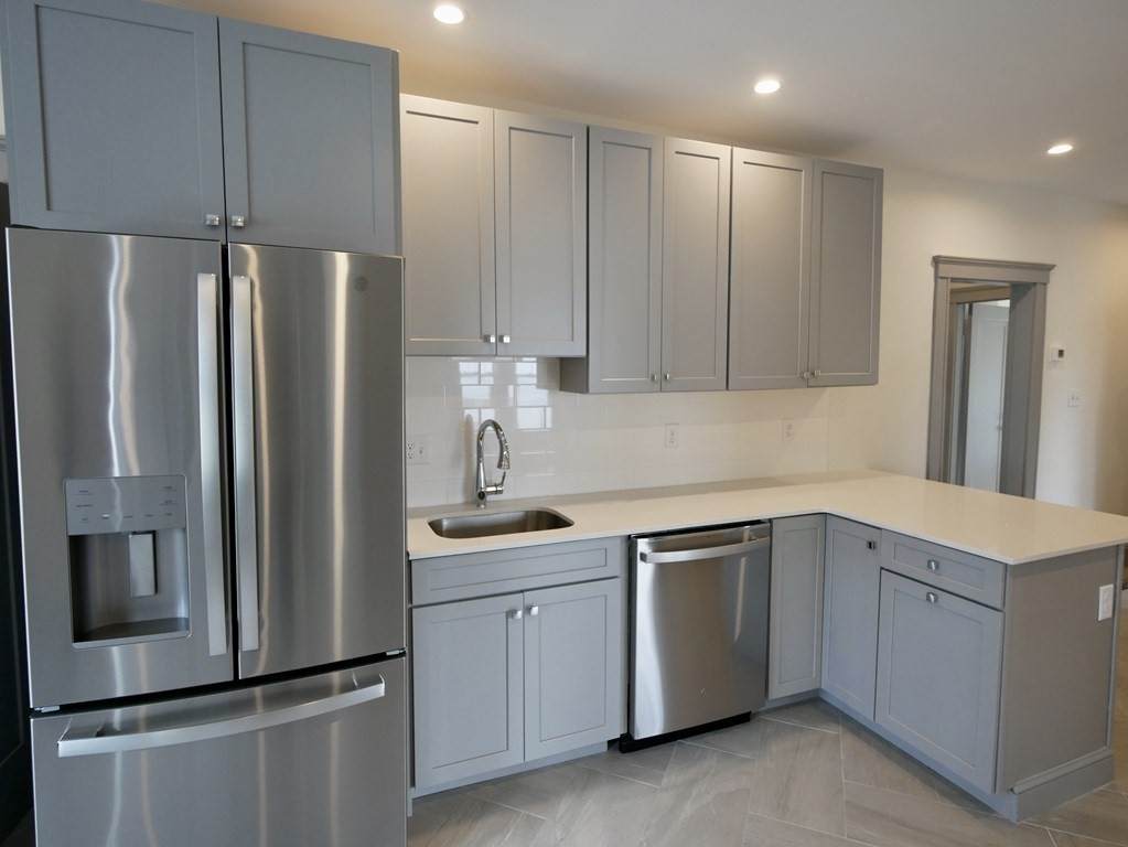 590 Gallivan Blvd - Photo 1