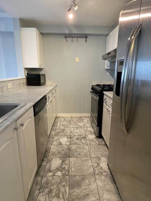 15 North Beacon St - Photo 1