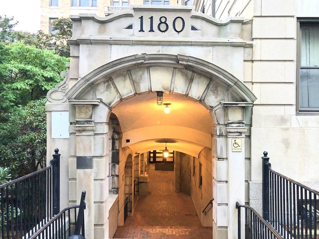 1180 Beacon St - Photo 1