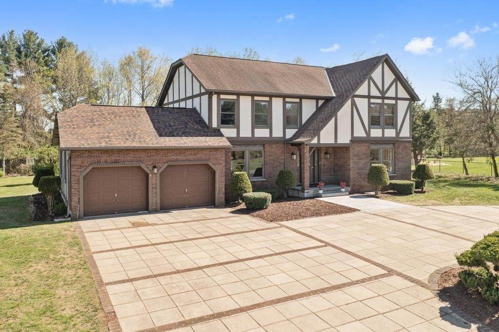 9 Deborah Lane - Photo 1