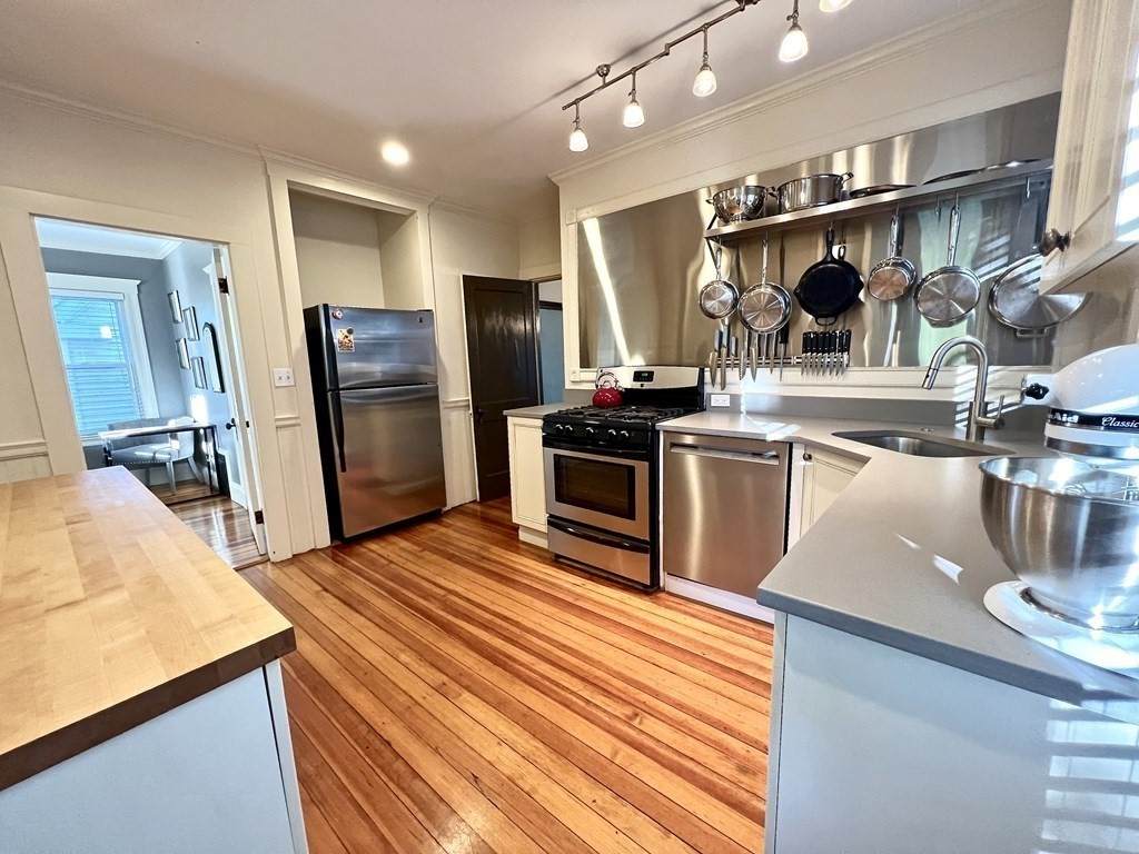 35 Washburn Ave - Photo 1