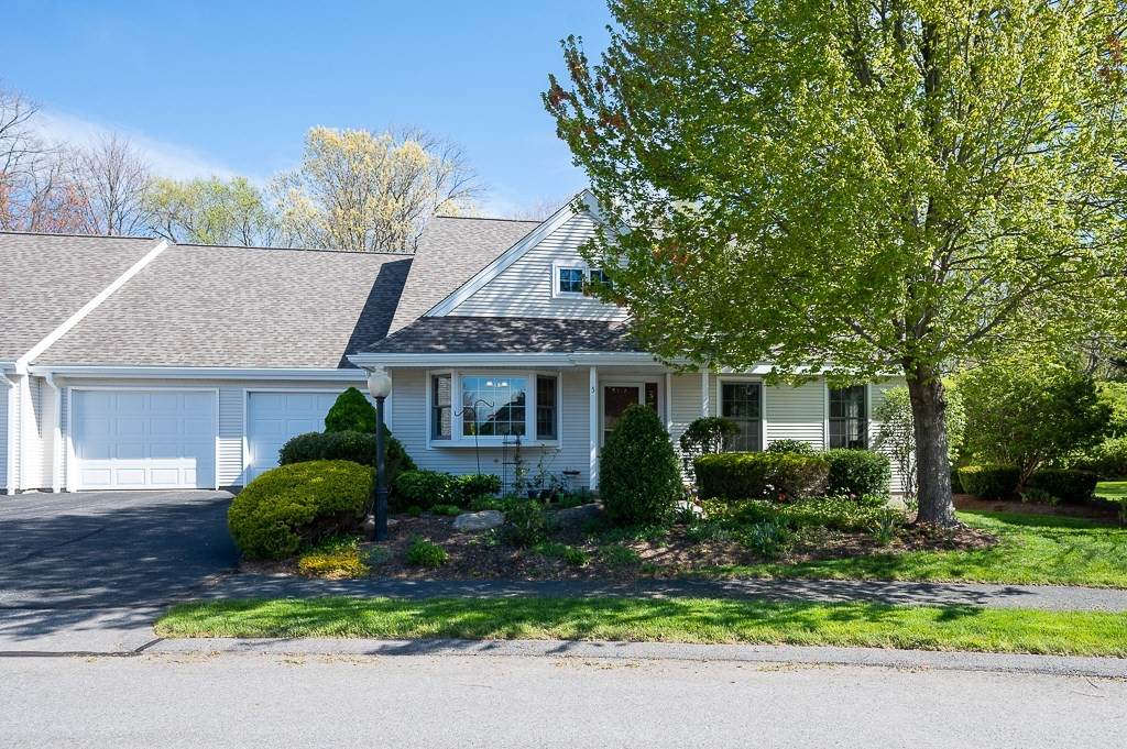 5 Essex Way - Photo 1