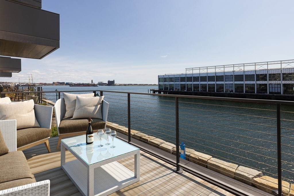 300 Pier 4 Boulevard - Photo 1