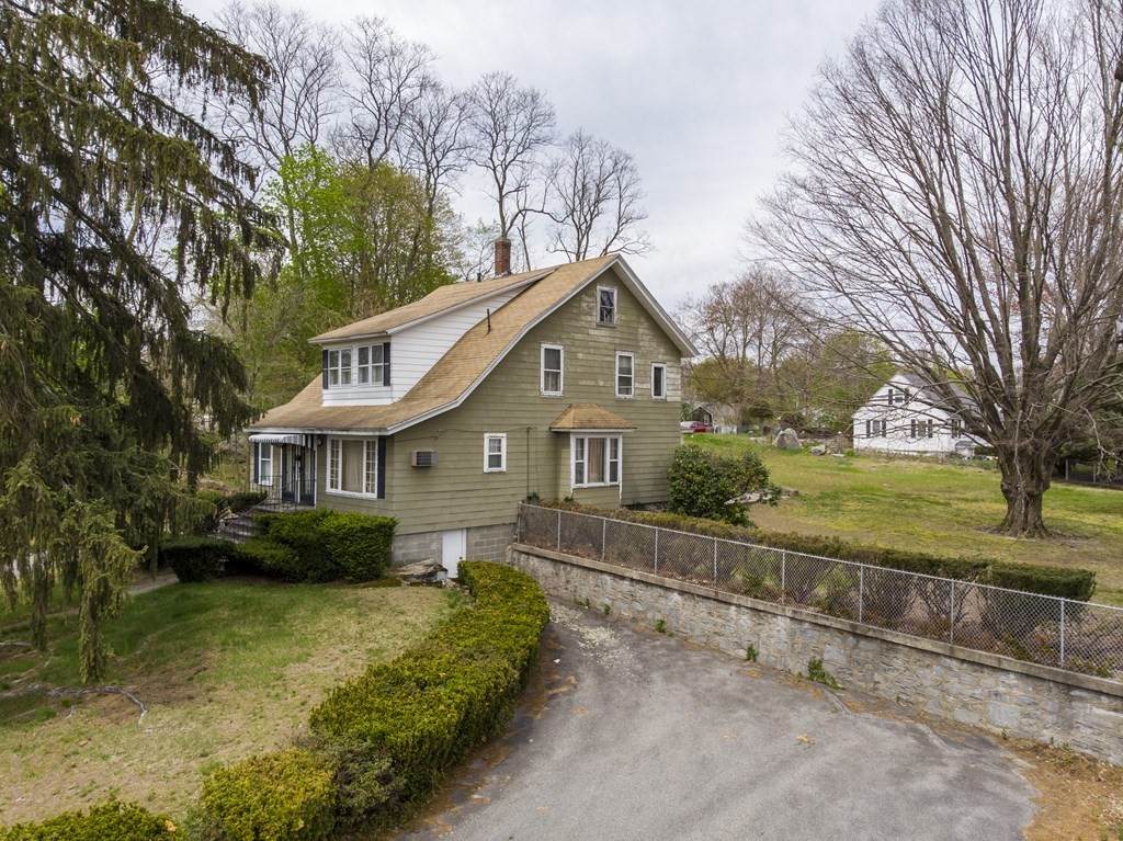 415 Varnum Ave - Photo 1
