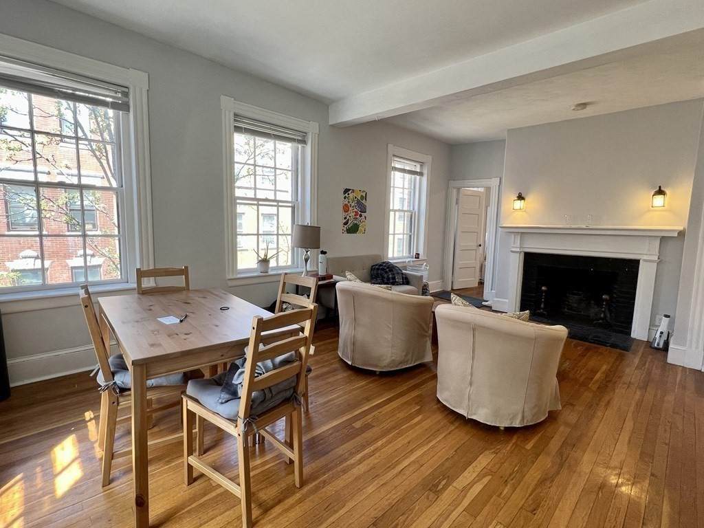 81 West Cedar - Photo 1