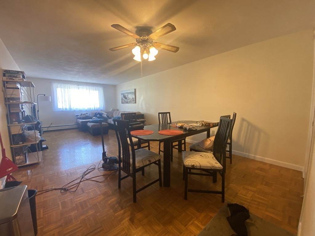 28 Brentwood - Photo 1