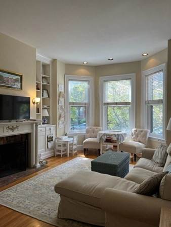 377 Marlborough St - Photo 1
