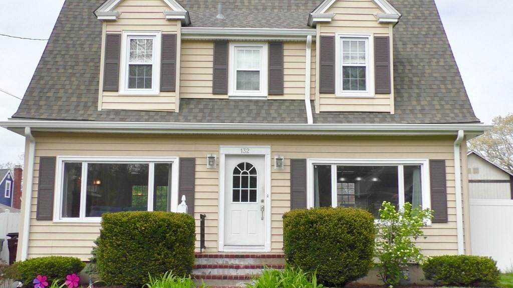 132 Sprague St - Photo 1