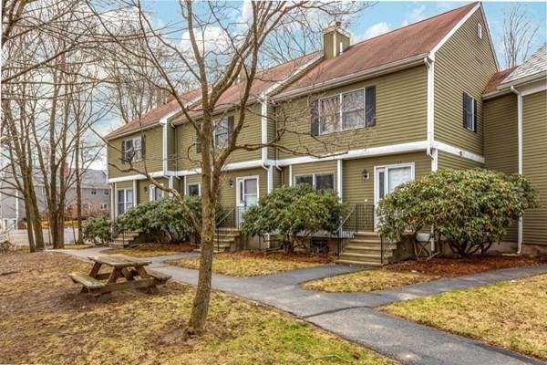 52 River St - Photo 1