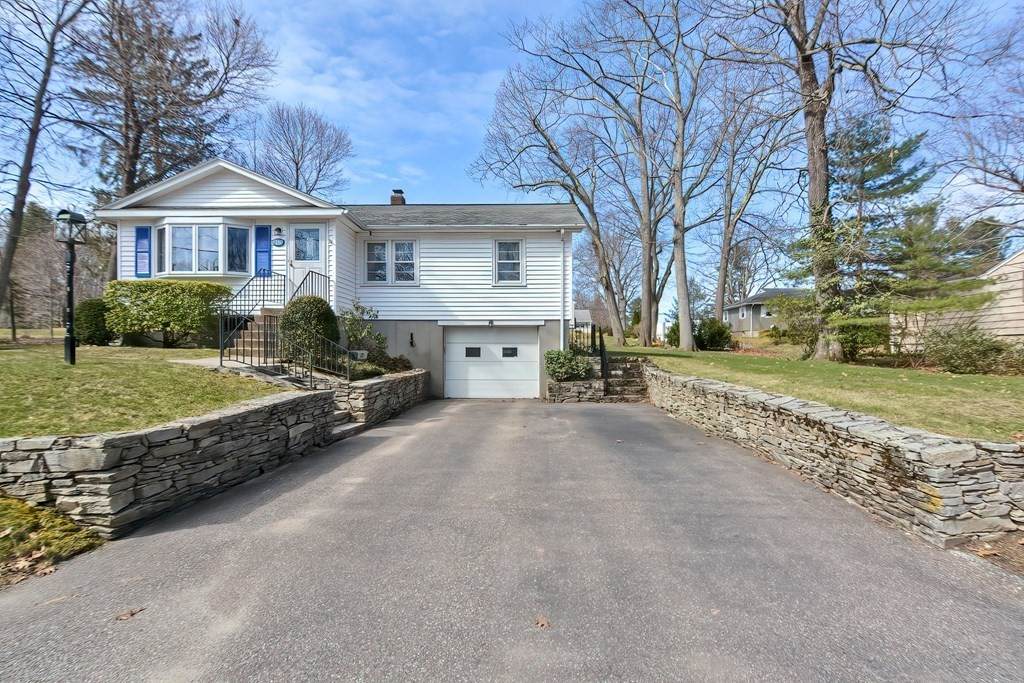 16 Tanglewood Road - Photo 1