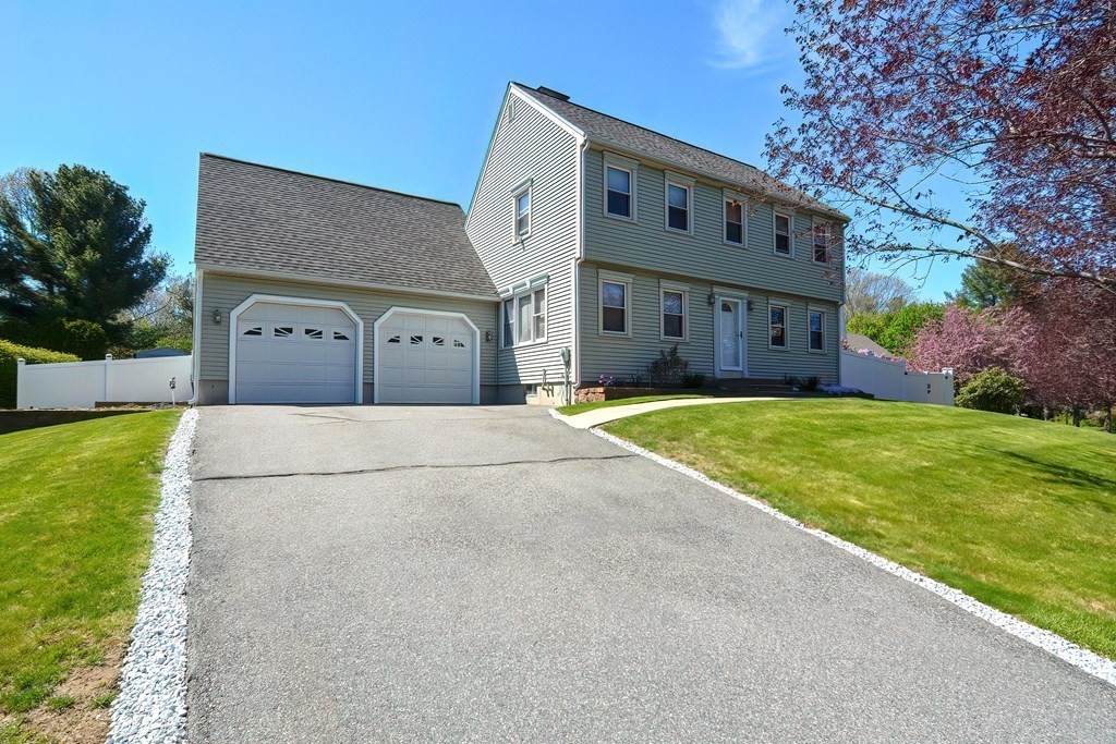 32 Crimson Ct - Photo 1