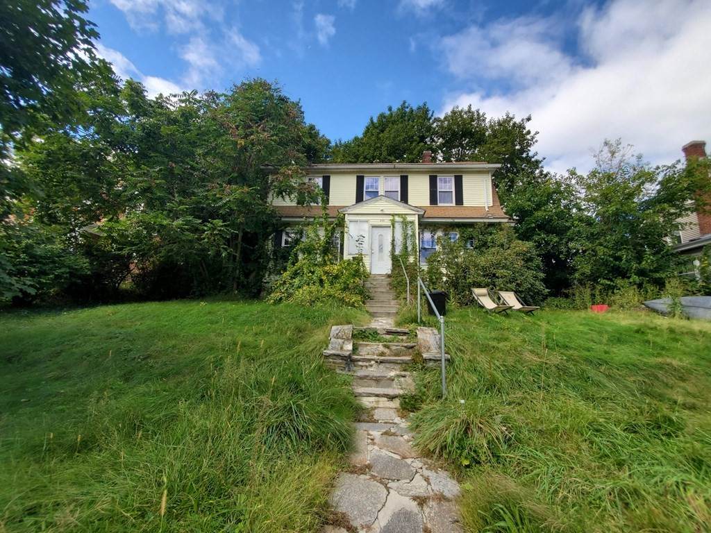399 May St - Photo 1