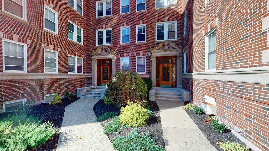 20 Concord Ave - Photo 1