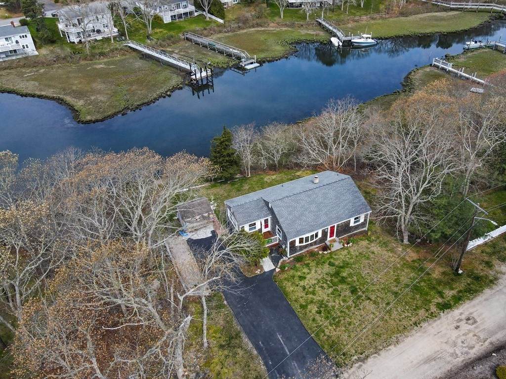 171 Edgewater Dr W - Photo 1