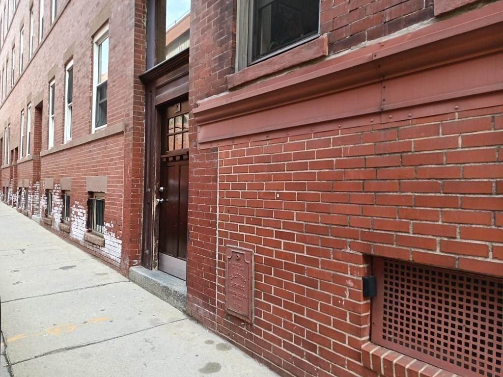 160 Prince Street - Photo 1