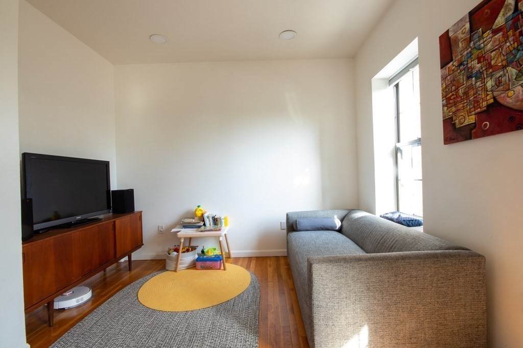 15 Highland Park Street - Photo 1