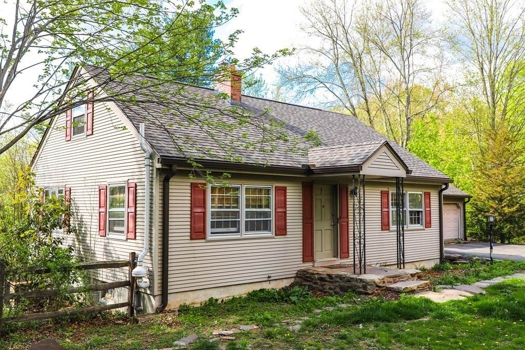 121 Amherst St - Photo 1