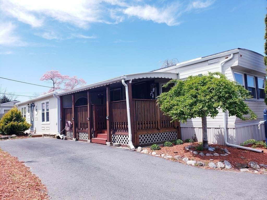 633 E. Washington Street - Photo 1