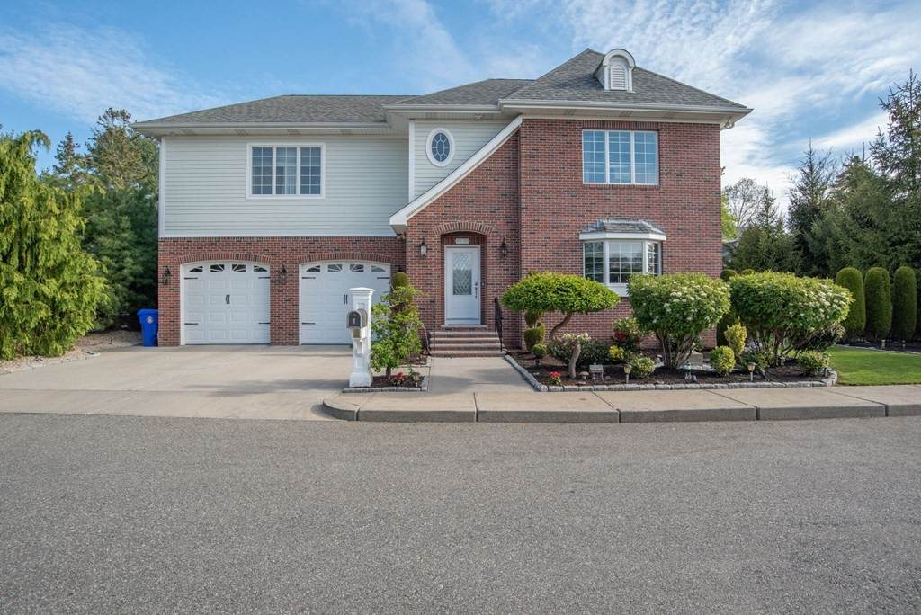 1 Gemelli Dr - Photo 1