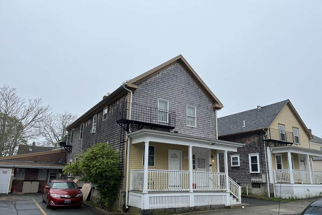24, 26 Sycamore Street - Photo 1