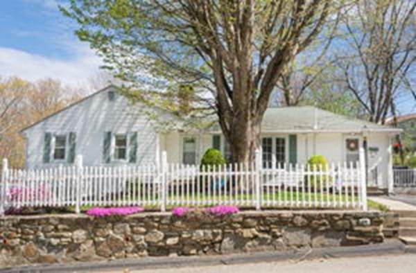 30 Houghton St - Photo 1