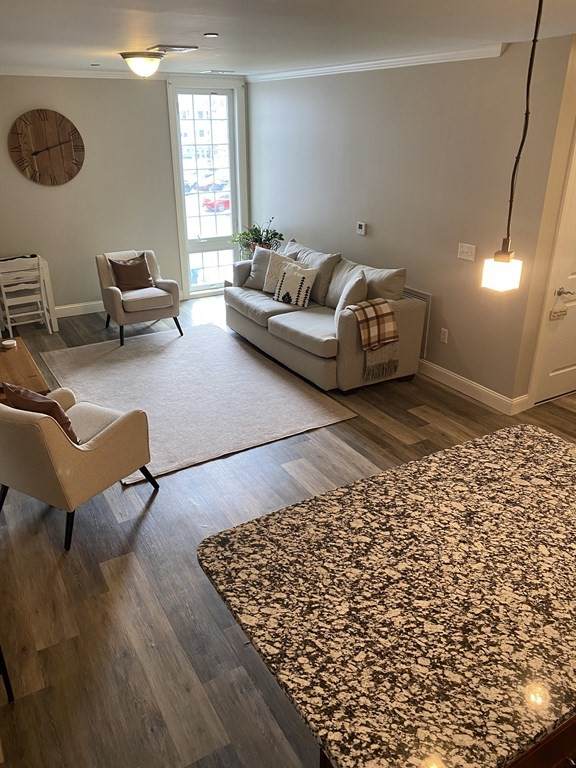 40 Ames Ave - Photo 1