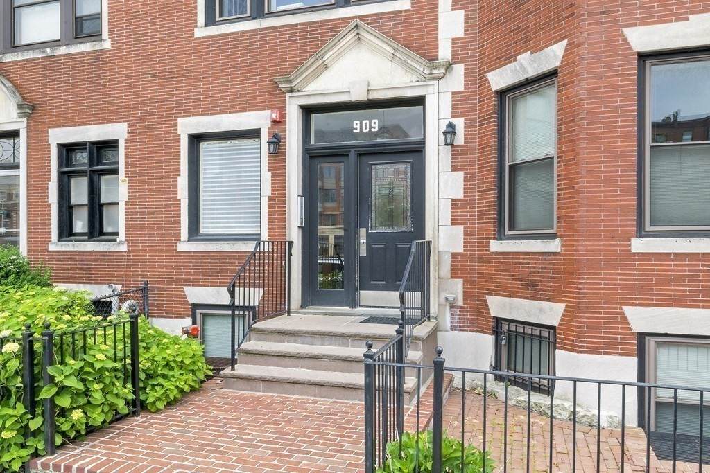 909 Beacon Street - Photo 1