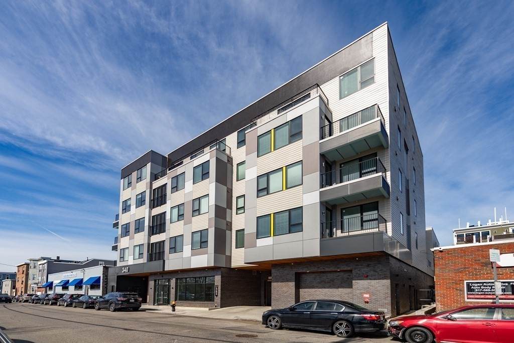 319 Chelsea Street - Photo 1