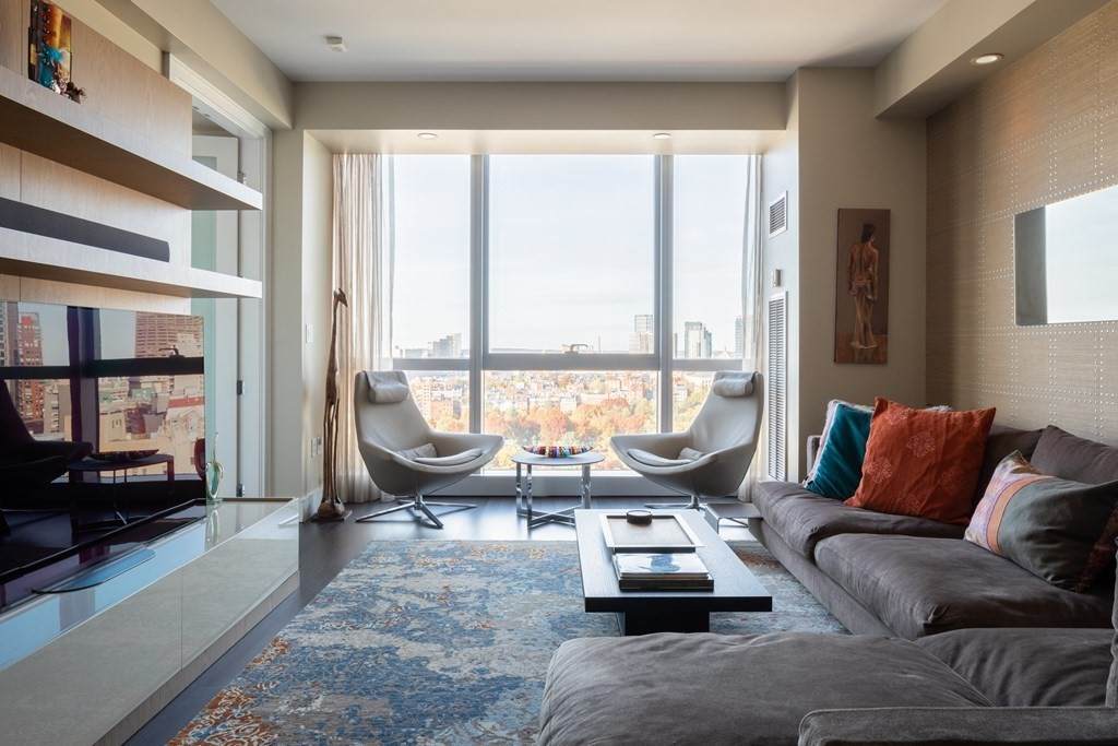 110 Stuart - Photo 1