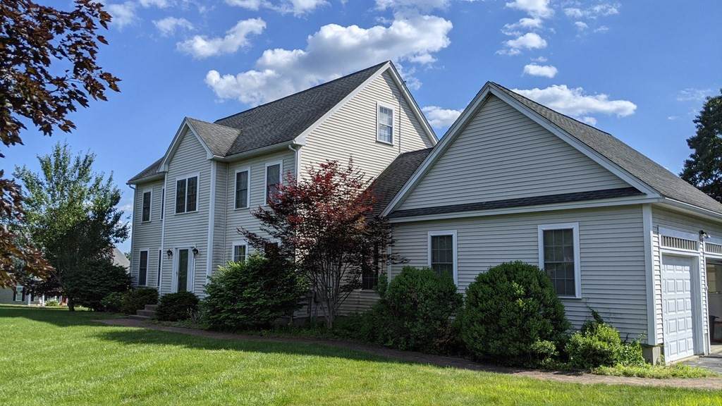 2 Tavern Circle - Photo 1