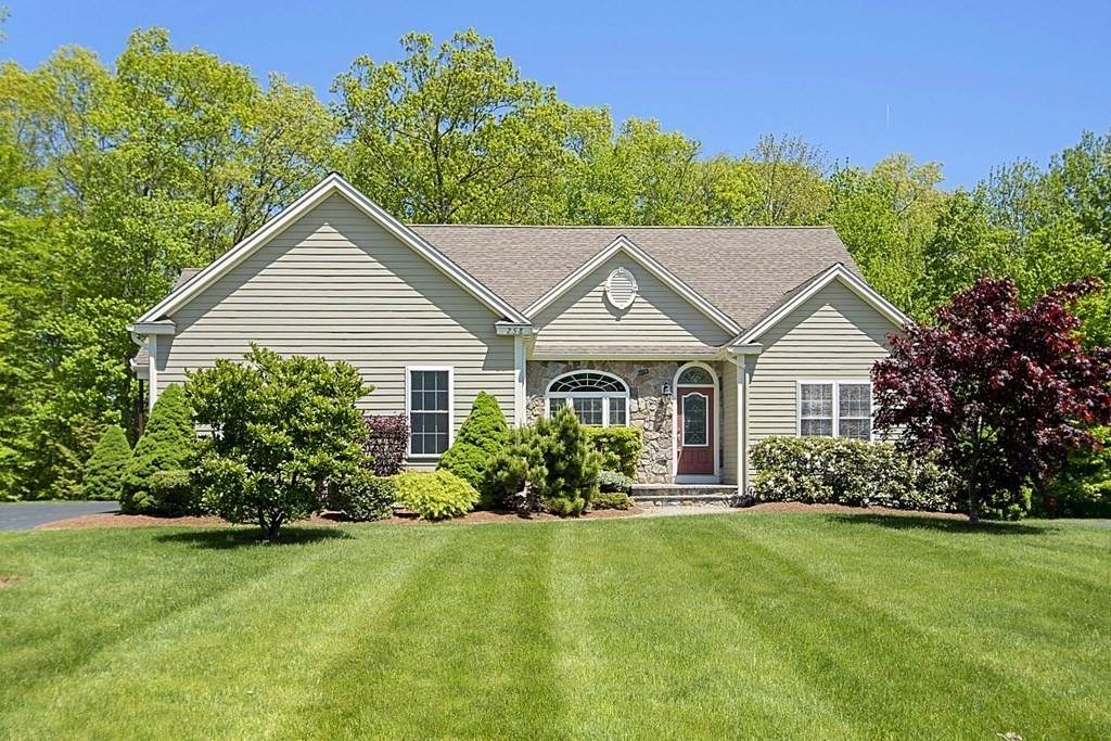 258 Nicholas Dr - Photo 1