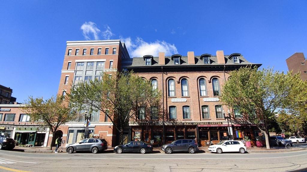 1723 Washington St - Photo 1