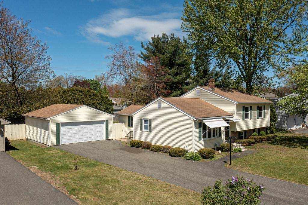171 Tamarack Dr - Photo 1