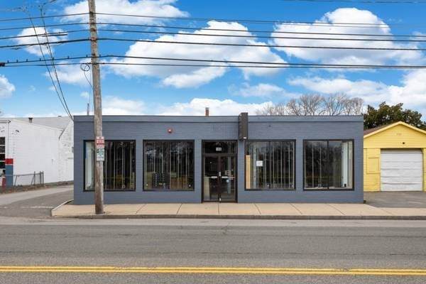 180 Broadway - Photo 1