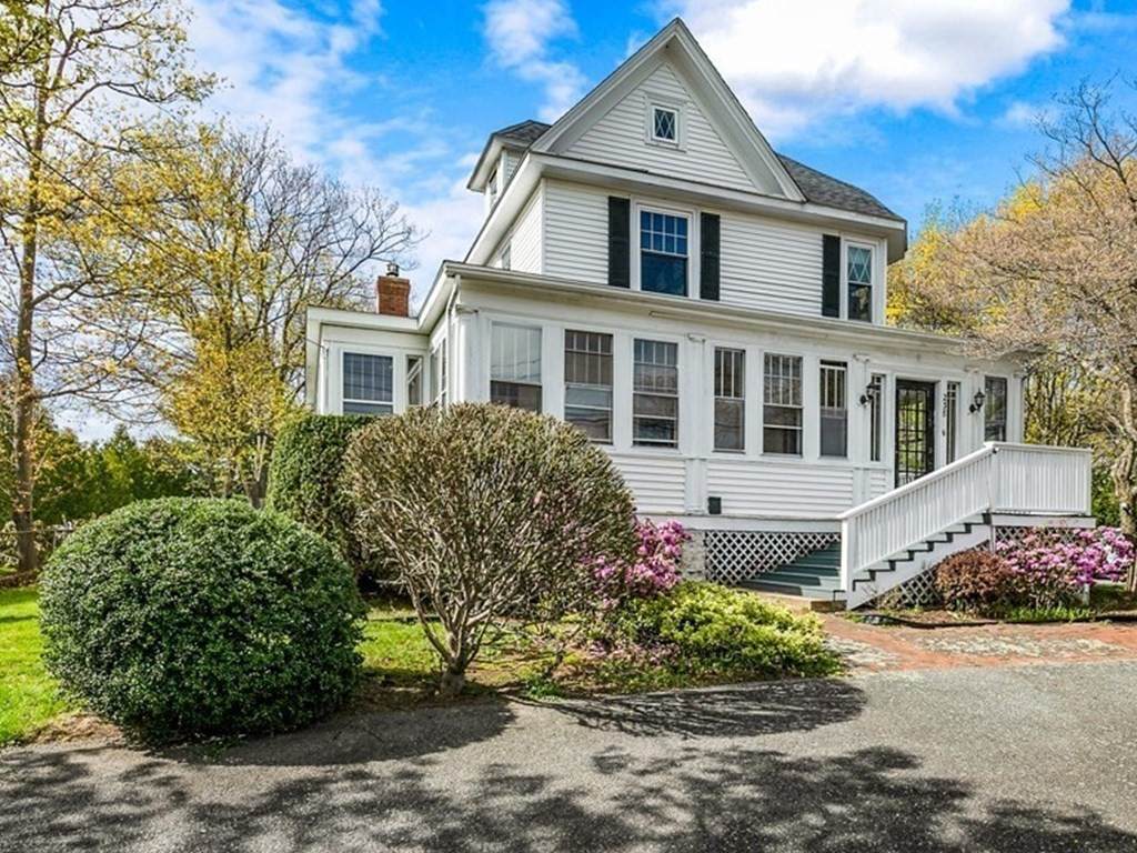 238 Essex - Photo 1