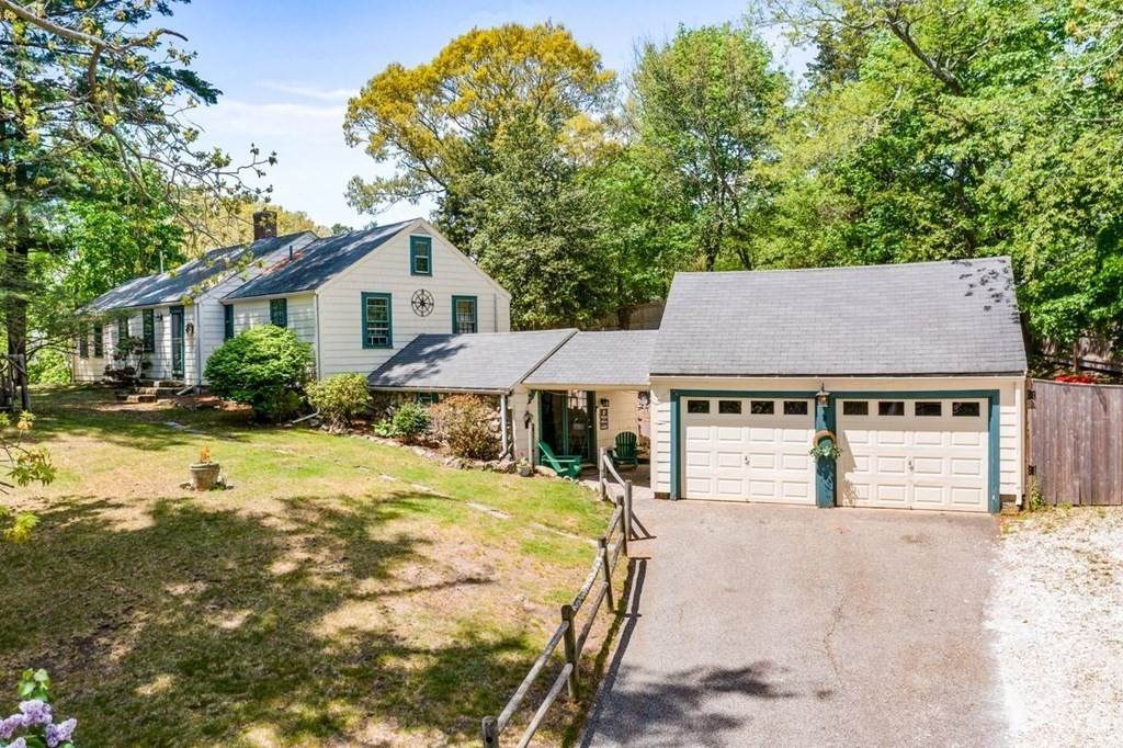 8 Forest Ave - Photo 1