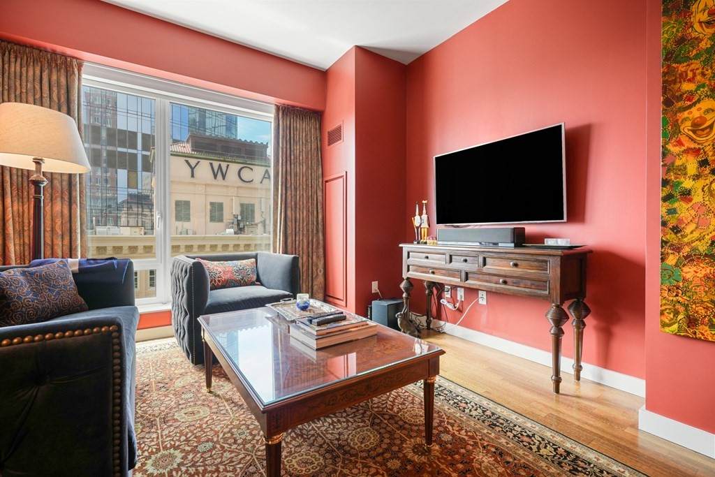 400 Stuart Street - Photo 1