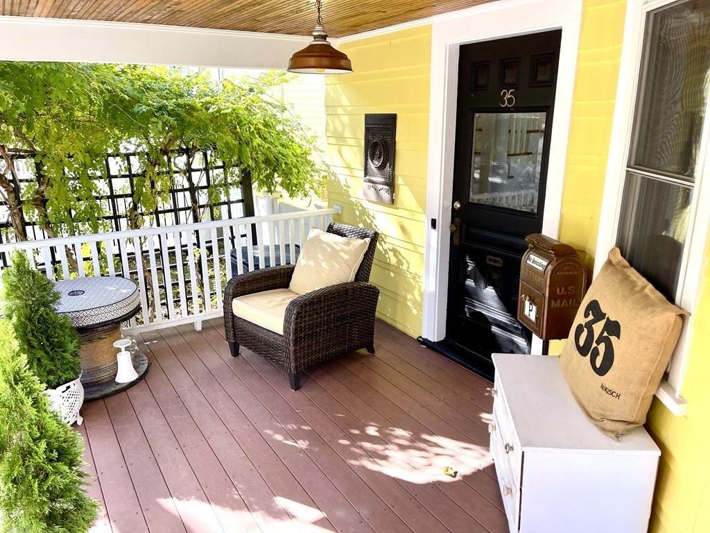 35 Nikisch Ave - Photo 1
