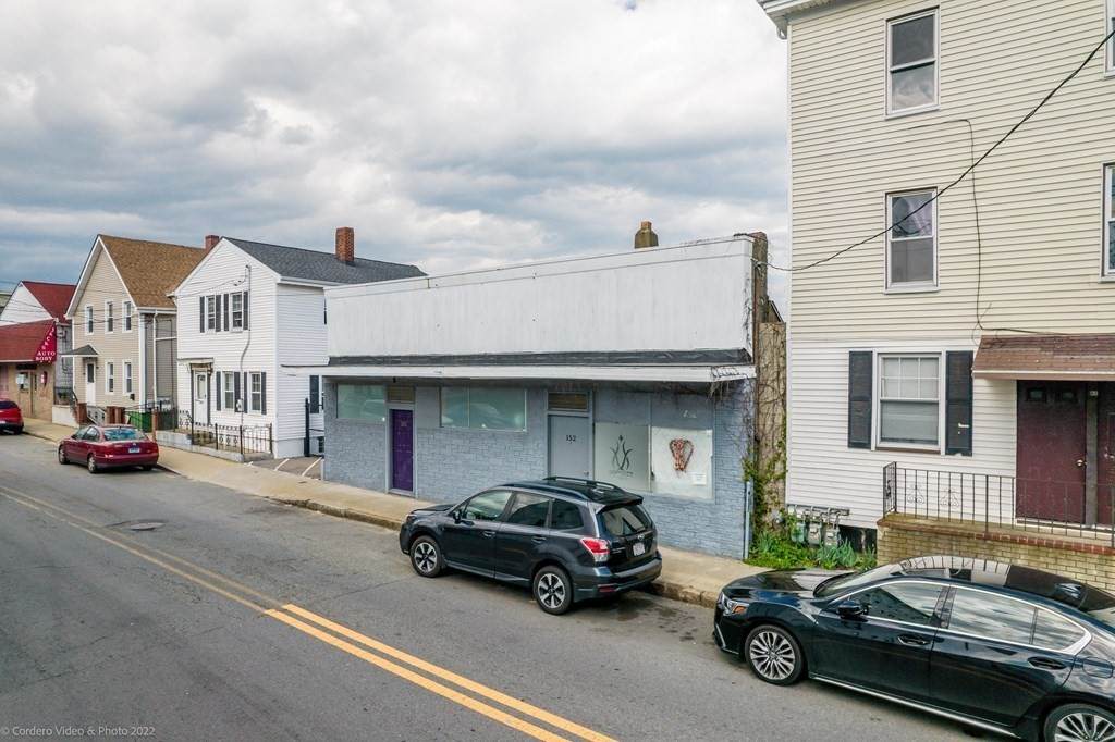 152 Belleville Ave - Photo 1