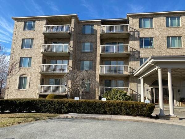 915 Hathaway Rd - Photo 1
