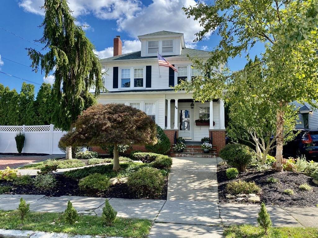 24 Elmcrest Ave - Photo 1