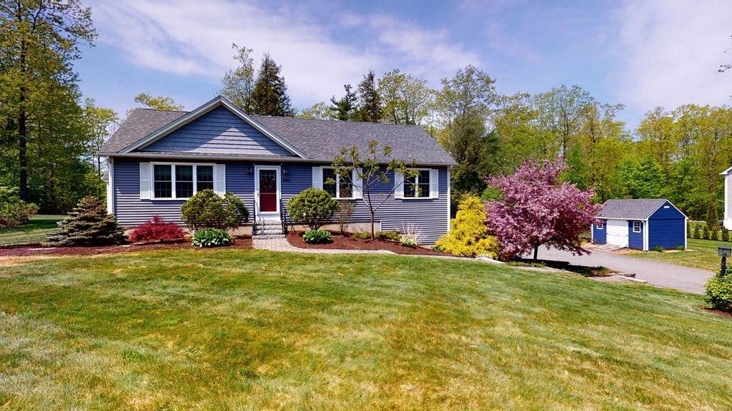 292 Maple Avenue - Photo 1
