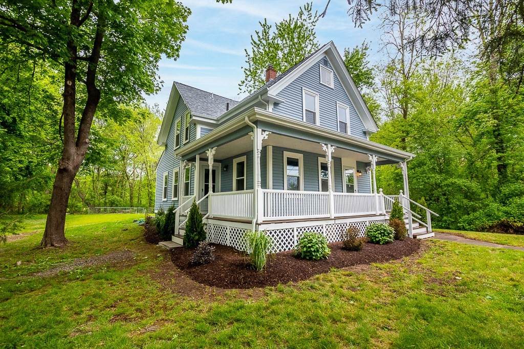 700 Pleasant St - Photo 1