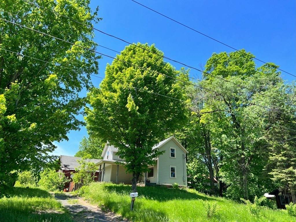 200 Elm St - Photo 1