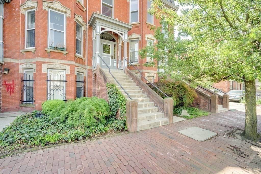 72 Temple St - Photo 1